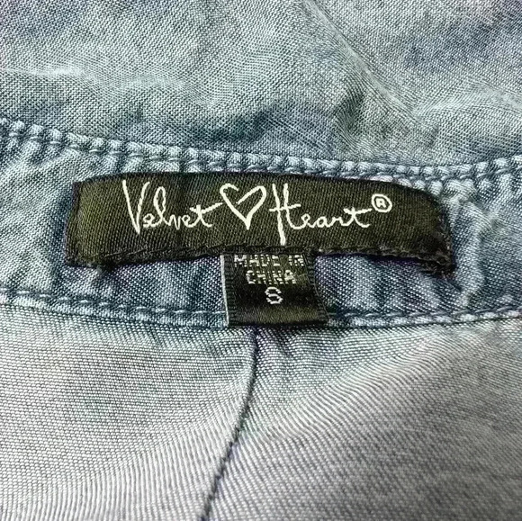Velvet Heart Riley Chambray Button Down Shirt Small - Picture 6 of 6
